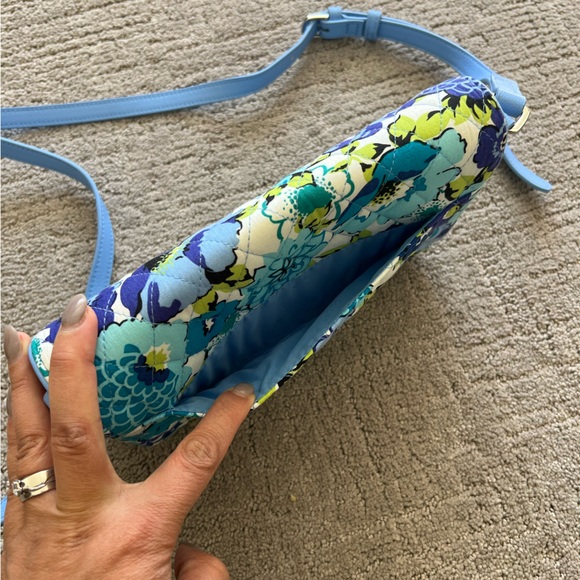 Vera Bradley Turnlock Crossbody - Blueberry Blooms - Picture 8 of 16